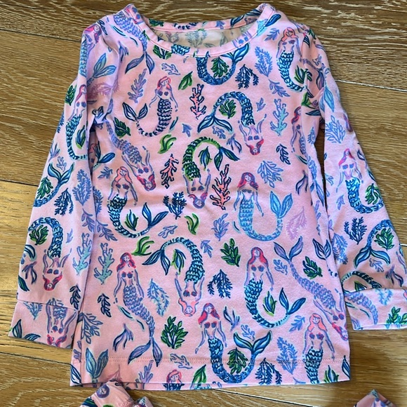 Lilly Pulitzer Toddler Girl Pajama - Picture 2 of 4